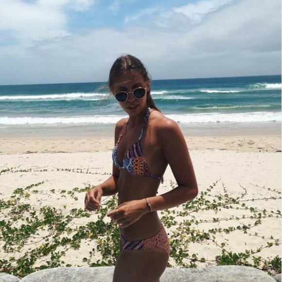 TIGERLILY Hayati Kim Halter Bikini Top NWT RRP$100 - Picture 8 of 9